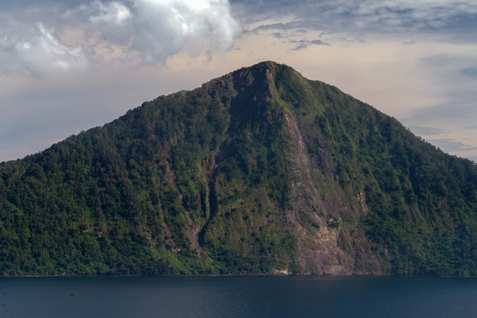 662 Pulau Rakata ©2018 Deni Sugandi